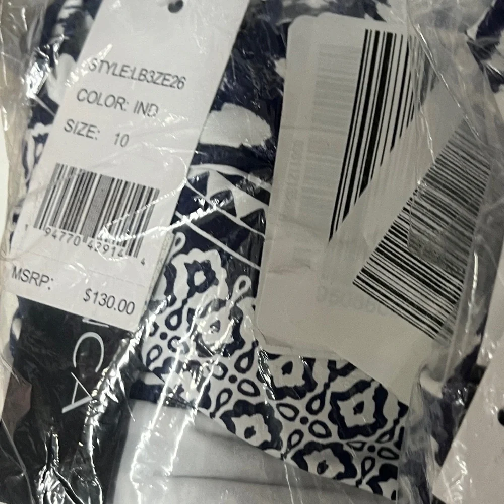 La Blanca Woman's Changing Tides Plunge One Piece Swimsuit in Indigo Blue New - Picture 13 of 14